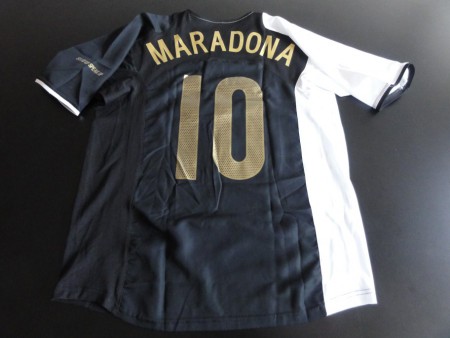 Stand up, Speakup Maradona